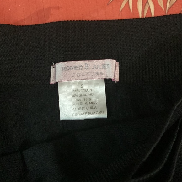 2 pairs of footless black tights/leggings with detailed bottom size small - Picture 4 of 4